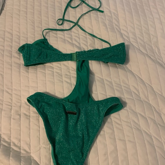 Tringl baithing suite size XS - Picture 3 of 4